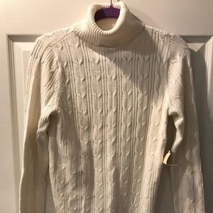 NWT St. John’s Bay white knit sweater